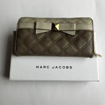 MARC JACOBS 퀼팅 장지갑 브라운/그레이