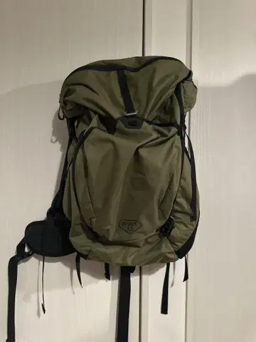 퍼고웍스 BUDDY 33 백팩 카키