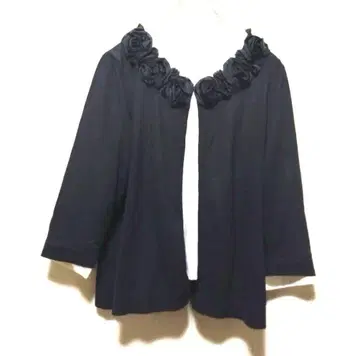 Rose Tiara 블랙 장미 모티브 7부 소매 가디건