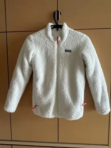 patagonia 플리스 자켓 화이트