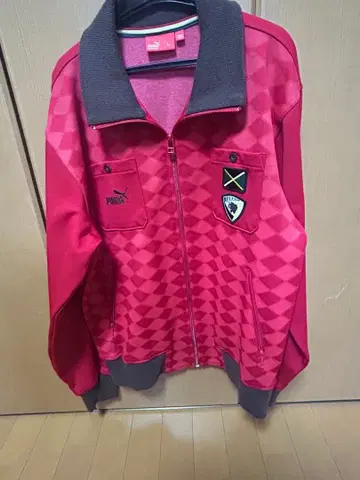 PUMA 레드 다이아몬드 패턴 저지