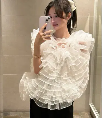 Bibiy CLARISSA SLEEVELESS TOP 도트 블라우스