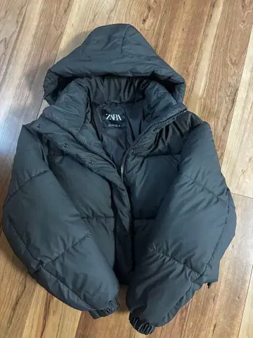 ZARA 숏 다운 블랙
