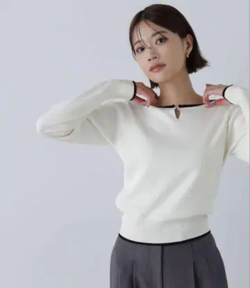 내추럴 뷰티 베이직 바이컬러 메탈 포인트 니트 오프 x 블랙