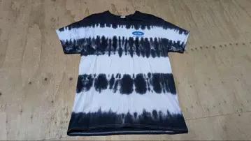 CHALLENGER TIE DYE BORDER TEE BORDER