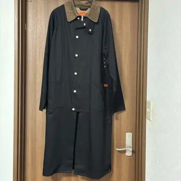 유니버셜 오버롤 롱 코트