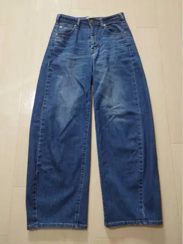 스픽 앤 스팬 SOMETHING/별주 HANA CURVE TAPERED
