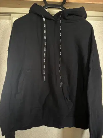 HUF 크롭 후드티 블랙 S
