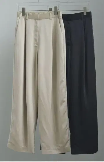anuke 크림 새틴 와이드 팬츠