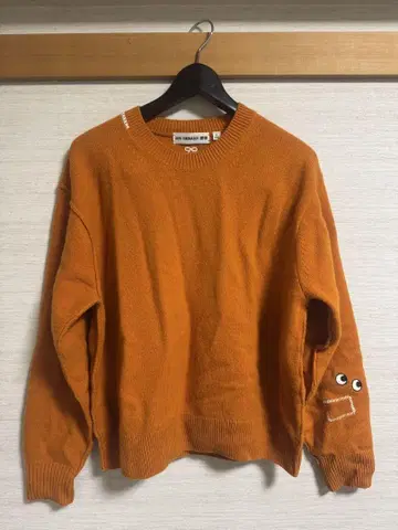 유니클로 ANYA HINDMARCH 오렌지 니트 스웨터 XL