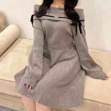 AnMILLE 오프숄더 레이스업 니트 원피스 차콜