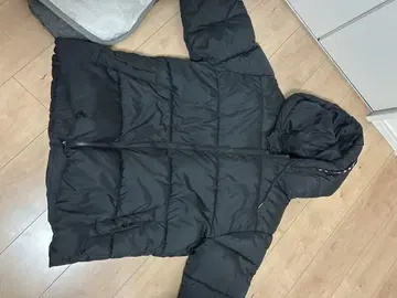 블랙 다운 자켓 후드 부착
