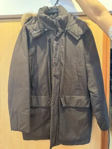BOSS 브라운 다운 자켓 퍼 포함