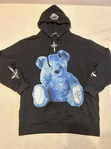 TRAVAS TOKYO 블랙 후드티 곰 프린트