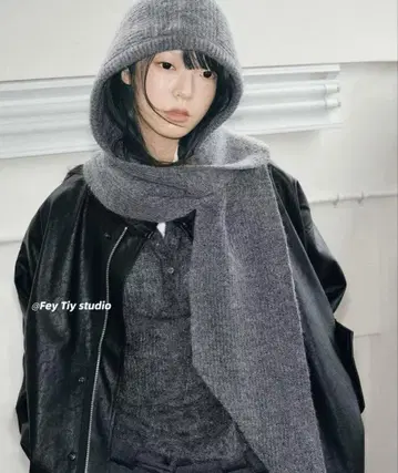 그레이 울 혼방 후드 부착 스카프