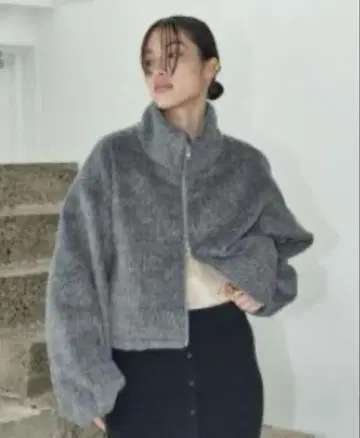 AIC. 스탠드넥 샤기 숏 블루종