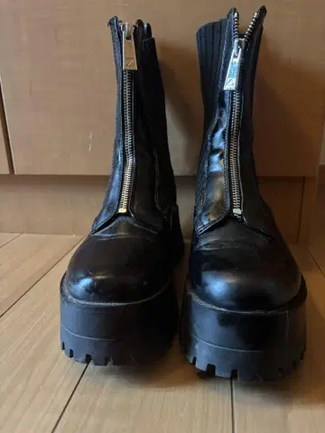 ZARA 부츠