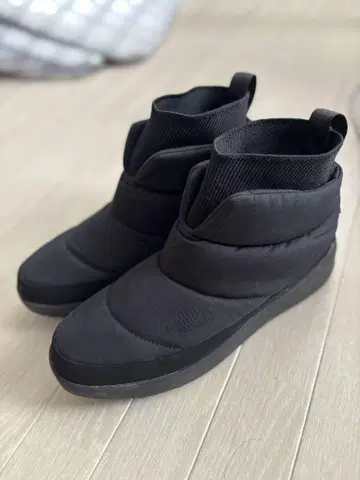 THE NORTH FACE 블랙 슬립온 부츠