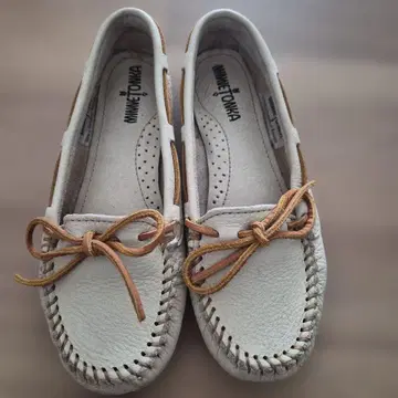 Minnetonka 화이트 모카신 6