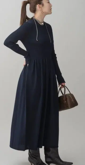 이에나 홀 리브 개더 원피스 네이비 미사용 새상품