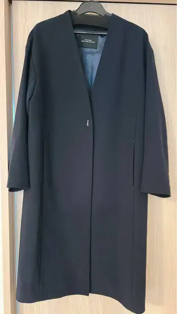 그린 레이블 릴랙싱 노카라 코트 네이비