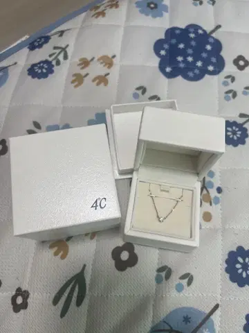 4C 플라티나 목걸이