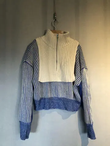 KBF 하프 지퍼 니트 블루 화이트/블루