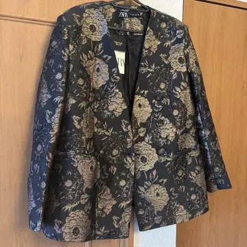 ZARA 플라워 패턴 테일러드 자켓 L 사이즈