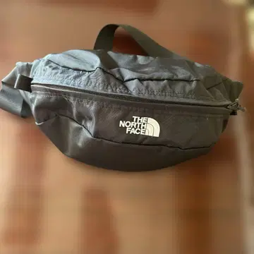THE NORTH FACE 블랙 바디백 NM72304