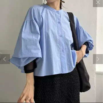 카프리슈 마쥬 크롭 퍼프 셔츠 블라우스