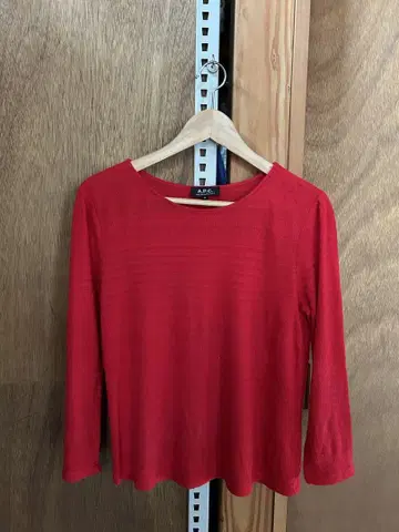 [ A.P.C. ] 레드 니트 M 사이즈