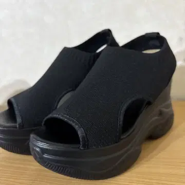 블랙 스포츠 샌들 통굽