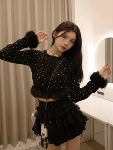 도트 자카드 페더 니트탑