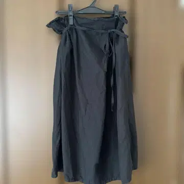 네스트로브 블랙 스커트