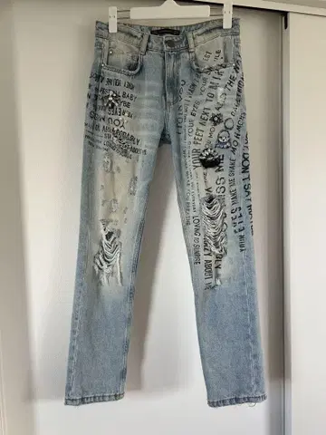 ZARA 데미지 가공 비쥬 장식 라이트 블루 데님