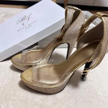 B.J 골드 하이힐 23.5cm