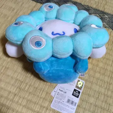 스카이블루와 화이트 캐릭터 봉제 인형