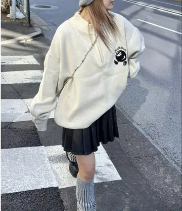 하프 지퍼 니트