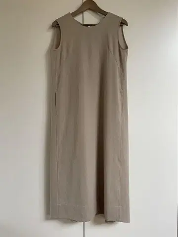 lelill 베이지 슬리브리스 롱 원피스