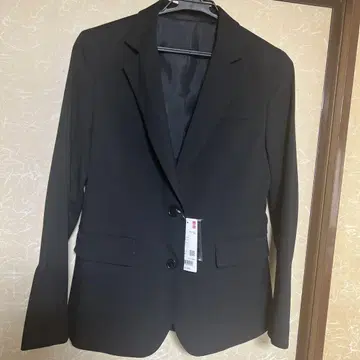 블랙 테일러드 자켓 투버튼