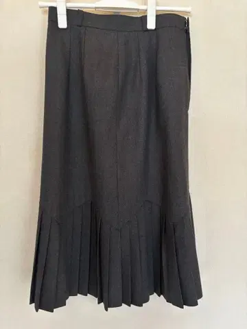 slow 오모테산도 플리츠 스커트