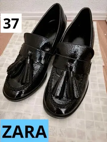 새상품급 [ ZARA ] 에나멜 로퍼 37 힐 태슬 자라