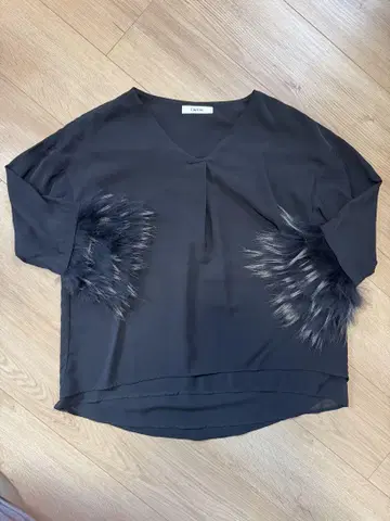 DouDou 퍼 달린 셔츠