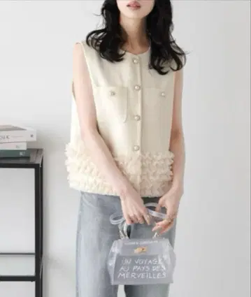 La-gemme 라지엠 프릴 헴 숏 베스트 화이트