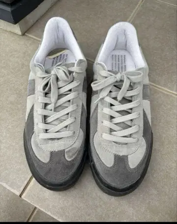 그라프 페이퍼 그레이 스웨이드 로우컷 스니커즈