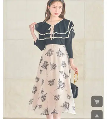 리본 달린 빅 칼라 튤립 프린트 도킹 원피스