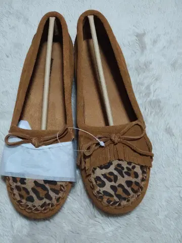 MINNETONKA 모카신 브라운 레오파드 프린트 26cm