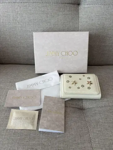 새상품급 JIMMY CHOO 네모 스타 스터드 3단 폴더형 지갑 화이트