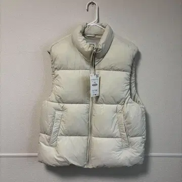 ZARA 다운 베스트 크림색