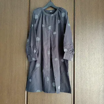 Naflat 그레이 나무 무늬 자수 긴팔 셔츠